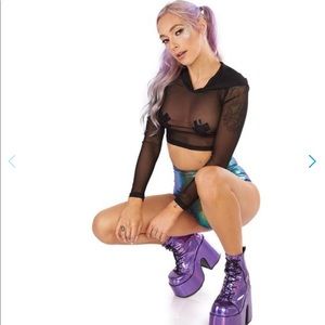 Mesh hooded crop top